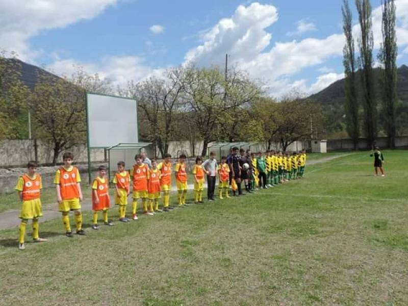 ცაგერის ა(ა)იპ საფეხბურთო კლუბ ,,ხვამლის“ ასაკობრივი გუნდები მონაწილეობას იღებენ...